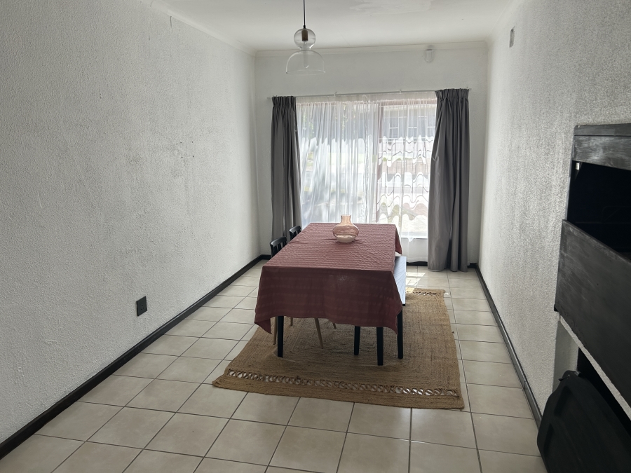 To Let 4 Bedroom Property for Rent in St Michaels Western Cape